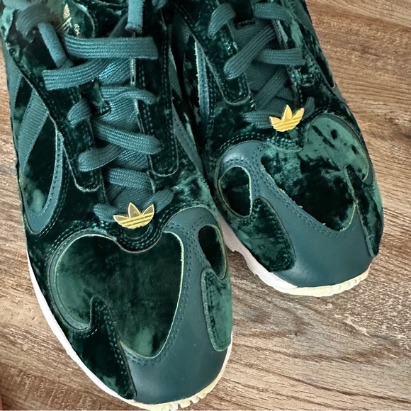 Adidas Yung 1 Velvet Pack Sneakers - Picture 13 of 14